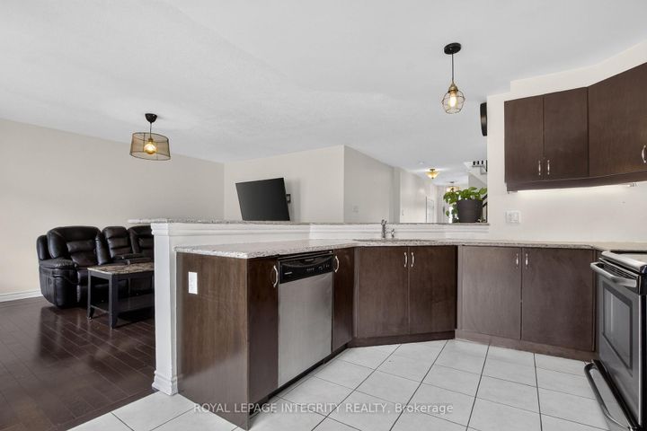 Photo 12 at 414 MEADOWHAWK Crescent, Nepean (Half Moon Bay), Ottawa