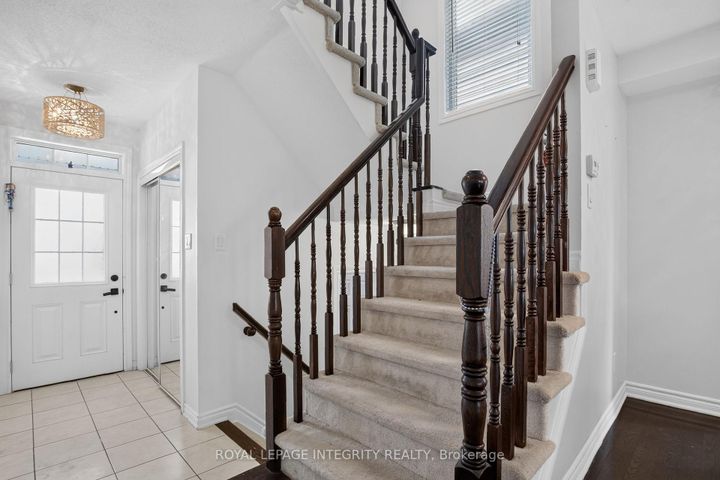 Photo 15 at 414 MEADOWHAWK Crescent, Nepean (Half Moon Bay), Ottawa