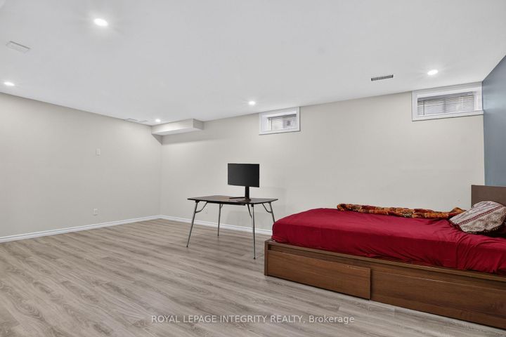 Photo 24 at 414 MEADOWHAWK Crescent, Nepean (Half Moon Bay), Ottawa
