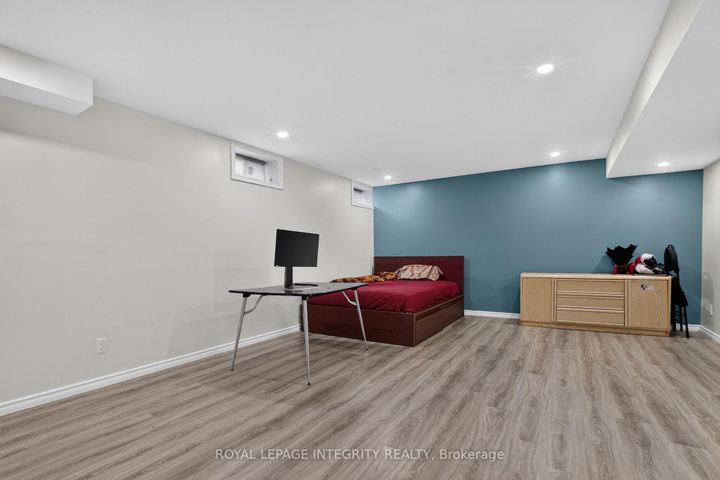 Photo 25 at 414 MEADOWHAWK Crescent, Nepean (Half Moon Bay), Ottawa