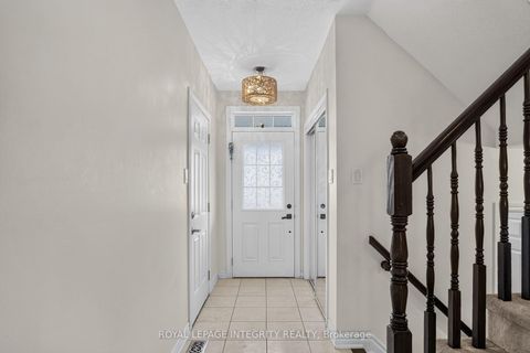 Photo 3 at 414 MEADOWHAWK Crescent, Nepean (Half Moon Bay), Ottawa
