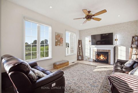 Photo 8 at 790 Kilbirnie Drive, Nepean (Stonebridge), Ottawa
