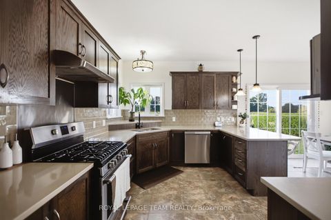 Photo 12 at 790 Kilbirnie Drive, Nepean (Stonebridge), Ottawa