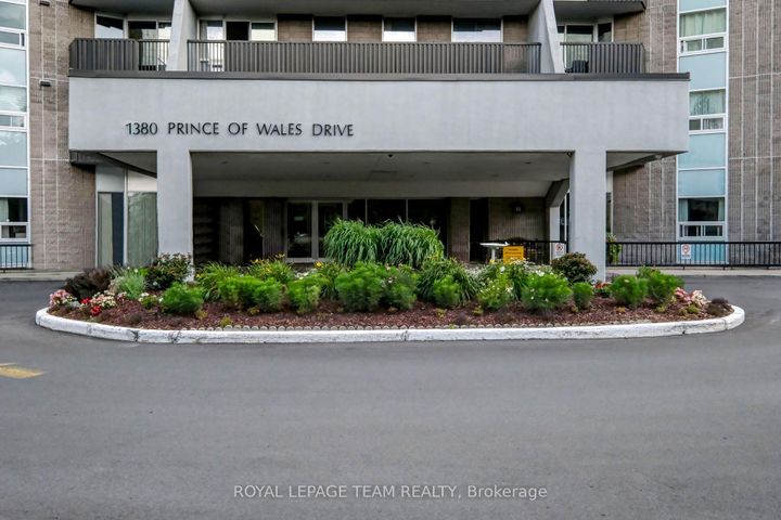 Photo 2 at 402 - 1380 Prince Of Wales Drive, Nepean (Carleton Square), Ottawa