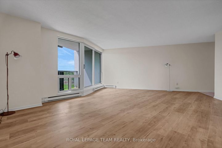 Photo 9 at 402 - 1380 Prince Of Wales Drive, Nepean (Carleton Square), Ottawa