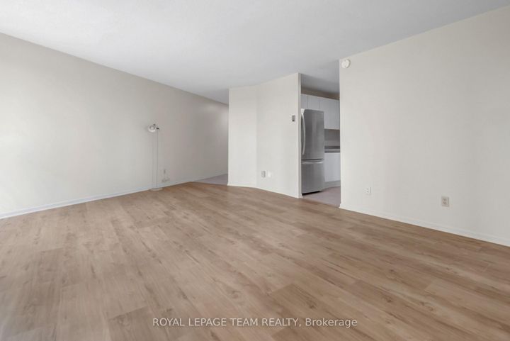 Photo 12 at 402 - 1380 Prince Of Wales Drive, Nepean (Carleton Square), Ottawa