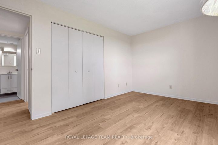 Photo 23 at 402 - 1380 Prince Of Wales Drive, Nepean (Carleton Square), Ottawa