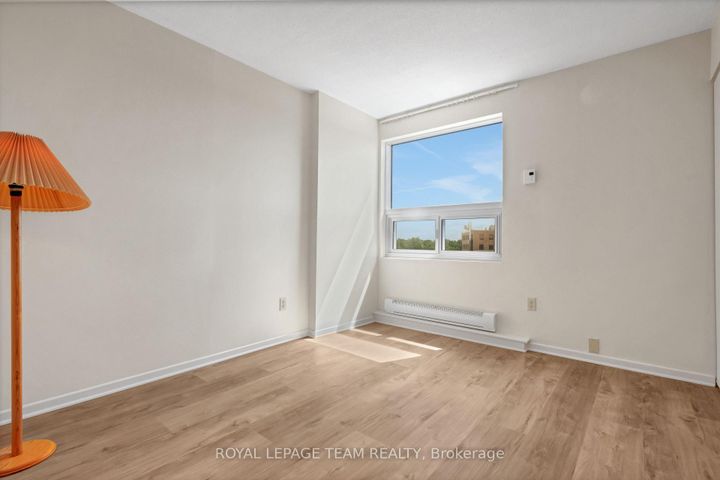 Photo 26 at 402 - 1380 Prince Of Wales Drive, Nepean (Carleton Square), Ottawa