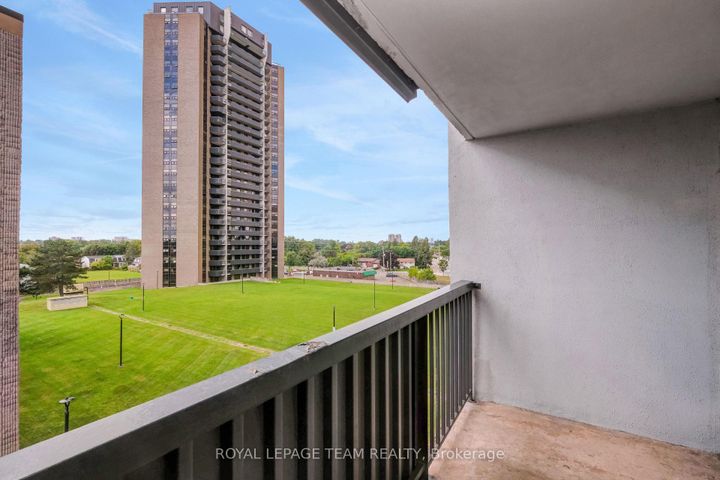 Photo 28 at 402 - 1380 Prince Of Wales Drive, Nepean (Carleton Square), Ottawa