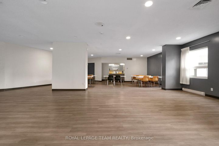 Photo 37 at 402 - 1380 Prince Of Wales Drive, Nepean (Carleton Square), Ottawa