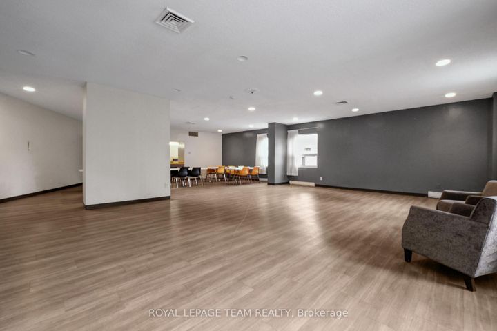 Photo 38 at 402 - 1380 Prince Of Wales Drive, Nepean (Carleton Square), Ottawa