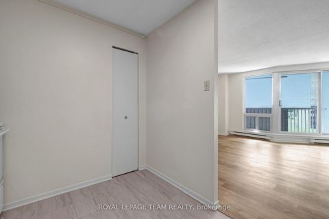 Photo 20 at 402 - 1380 Prince Of Wales Drive, Nepean (Carleton Square), Ottawa