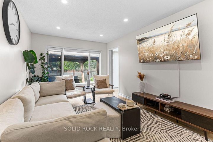 Photo 7 at 49 Longshire Circle, Nepean (Longfields), Ottawa