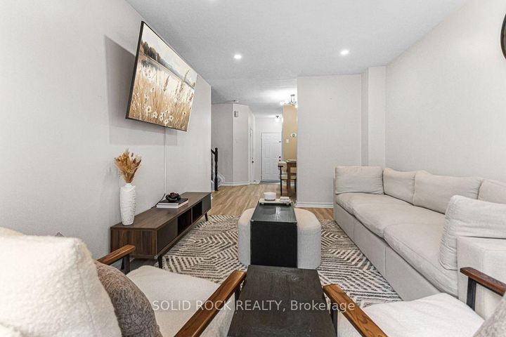 Photo 8 at 49 Longshire Circle, Nepean (Longfields), Ottawa