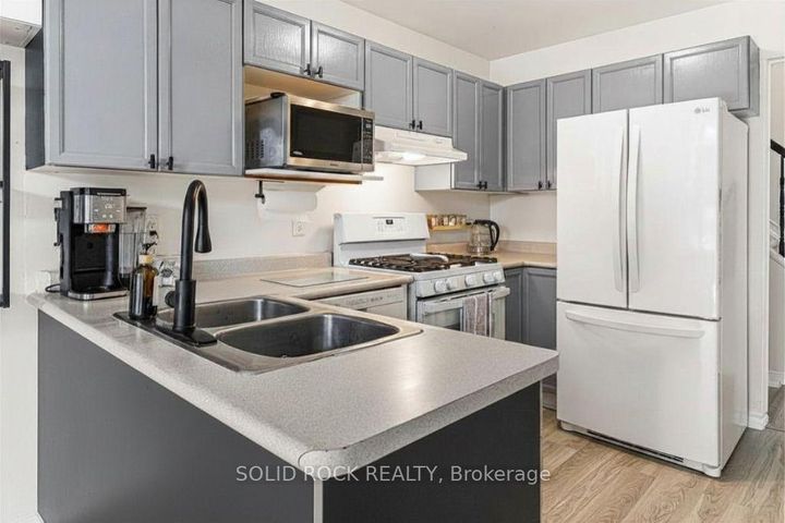 Photo 13 at 49 Longshire Circle, Nepean (Longfields), Ottawa