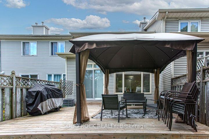 Photo 28 at 49 Longshire Circle, Nepean (Longfields), Ottawa