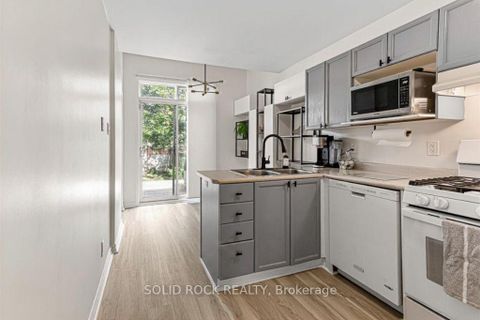Photo 9 at 49 Longshire Circle, Nepean (Longfields), Ottawa