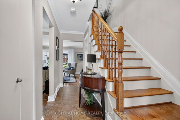 Photo 2 at 192 MONTEREY Drive, Nepean (Leslie Park), Ottawa