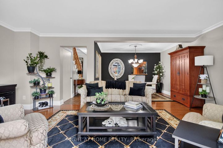 Photo 9 at 192 MONTEREY Drive, Nepean (Leslie Park), Ottawa