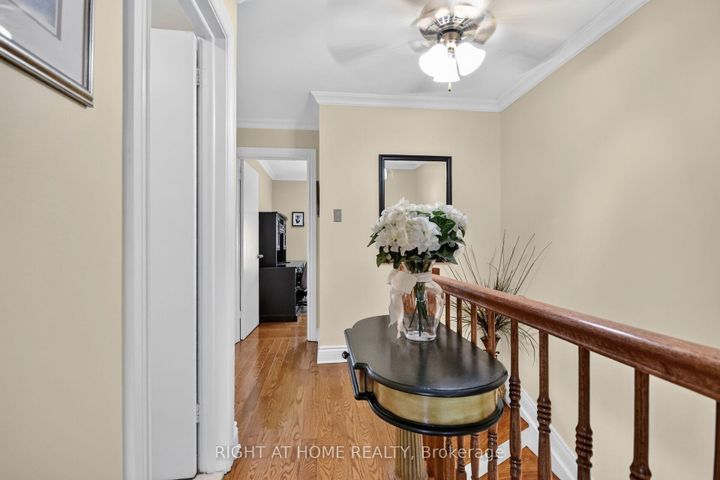 Photo 13 at 192 MONTEREY Drive, Nepean (Leslie Park), Ottawa
