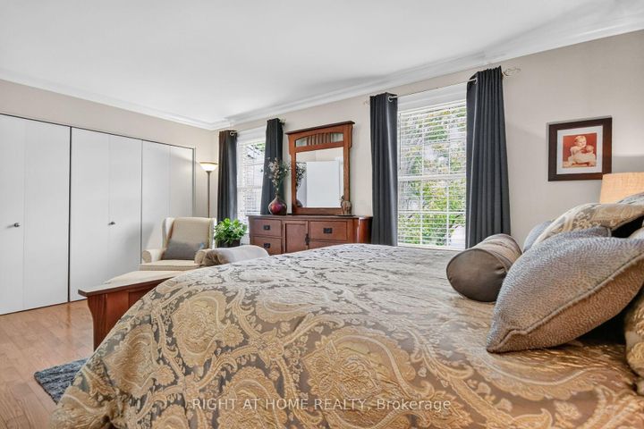 Photo 16 at 192 MONTEREY Drive, Nepean (Leslie Park), Ottawa