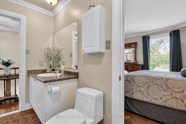 Photo 17 at 192 MONTEREY Drive, Nepean (Leslie Park), Ottawa