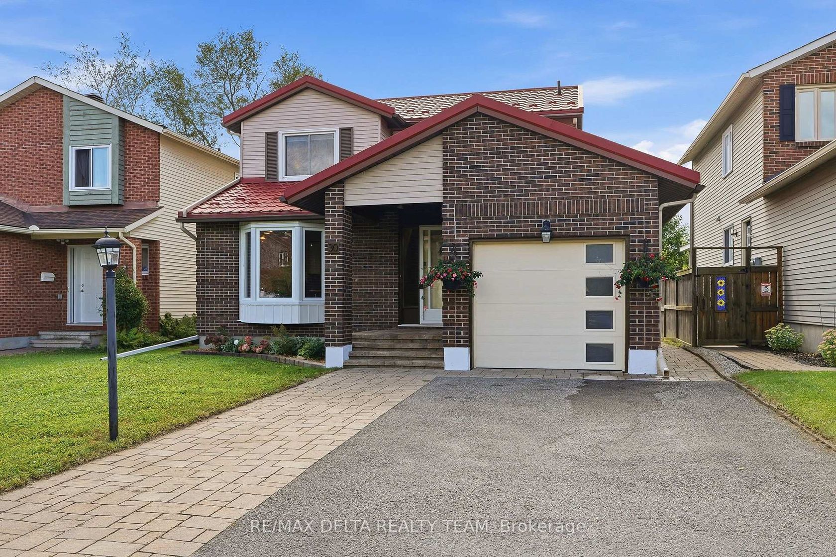 30 Homestead Street, Nepean (Borden Farm/Stewart Farm/Carleton Heights/Parkwood Hills), Ottawa 