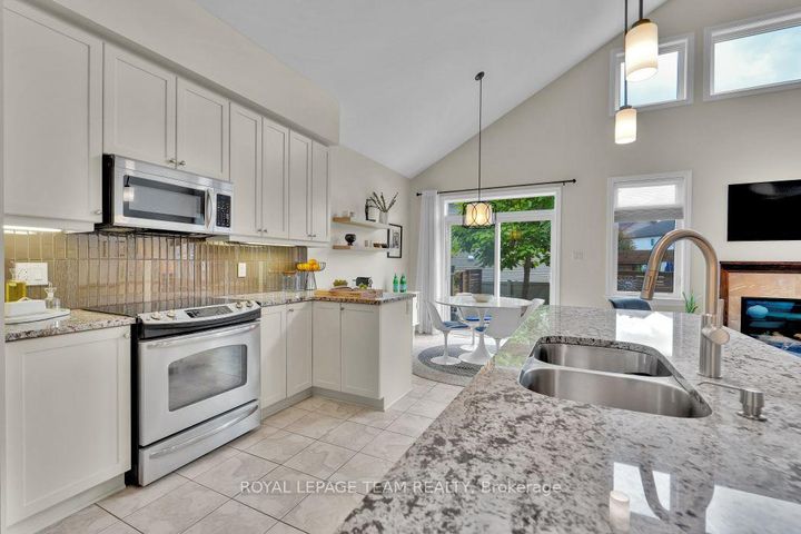 Photo 12 at 272 Via San Marino Street, Nepean (Longfields), Ottawa