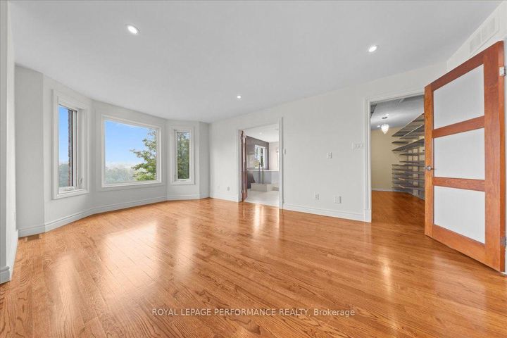 Photo 22 at 4 Wellsmere Court, Nepean (Rideau Heights/Rideau River), Ottawa