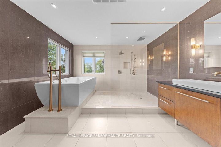 Photo 24 at 4 Wellsmere Court, Nepean (Rideau Heights/Rideau River), Ottawa