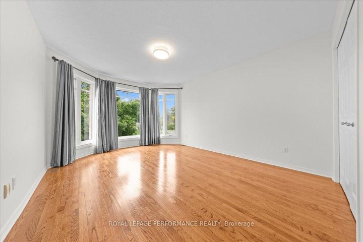 Photo 25 at 4 Wellsmere Court, Nepean (Rideau Heights/Rideau River), Ottawa