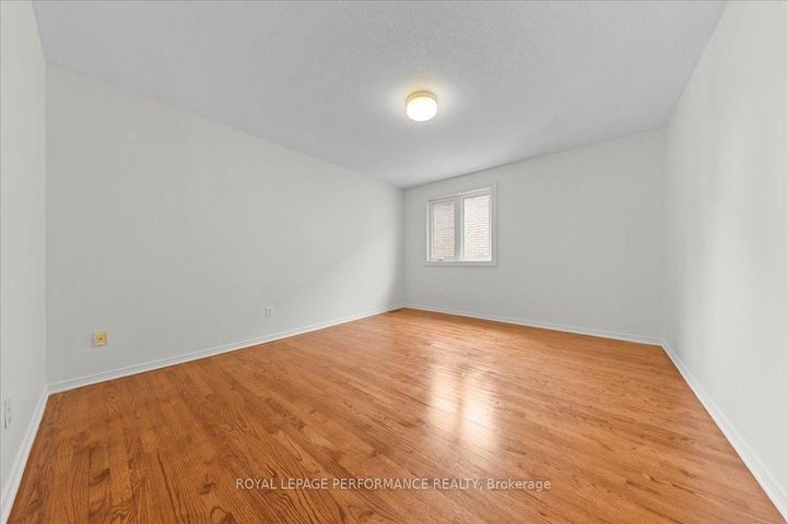 Photo 27 at 4 Wellsmere Court, Nepean (Rideau Heights/Rideau River), Ottawa