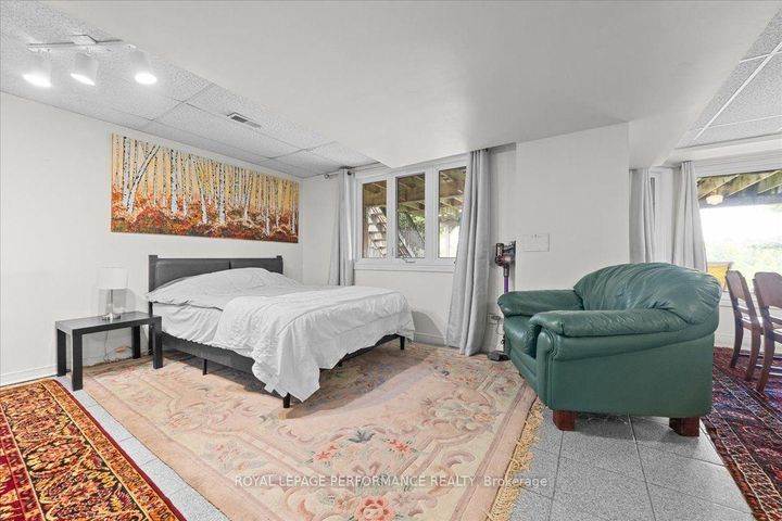 Photo 37 at 4 Wellsmere Court, Nepean (Rideau Heights/Rideau River), Ottawa