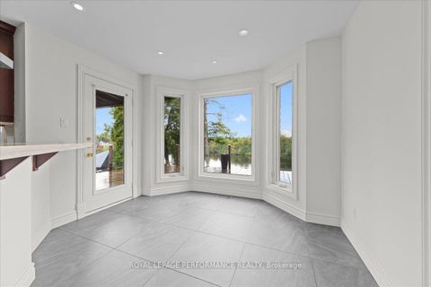 Photo 12 at 4 Wellsmere Court, Nepean (Rideau Heights/Rideau River), Ottawa