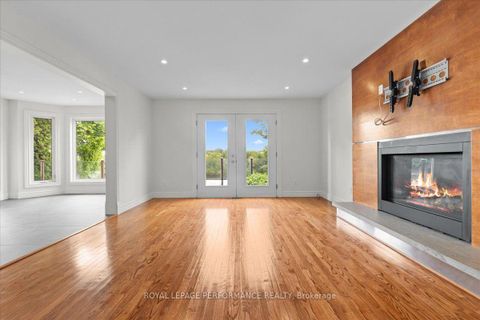 Photo 16 at 4 Wellsmere Court, Nepean (Rideau Heights/Rideau River), Ottawa
