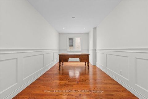 Photo 17 at 4 Wellsmere Court, Nepean (Rideau Heights/Rideau River), Ottawa