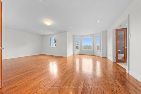 Photo 20 at 4 Wellsmere Court, Nepean (Rideau Heights/Rideau River), Ottawa
