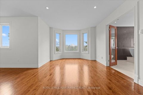Photo 21 at 4 Wellsmere Court, Nepean (Rideau Heights/Rideau River), Ottawa