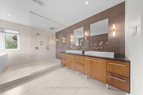 Photo 23 at 4 Wellsmere Court, Nepean (Rideau Heights/Rideau River), Ottawa