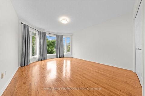 Photo 25 at 4 Wellsmere Court, Nepean (Rideau Heights/Rideau River), Ottawa