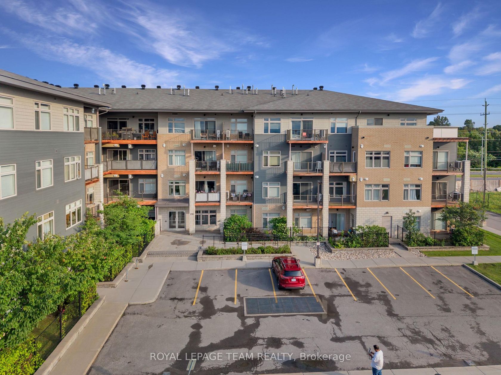215 - 2785 Baseline Road, Nepean (Redwood Park), Ottawa 