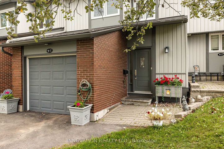 Photo 3 at C - 18 Benlea Drive, Nepean (Tanglewood), Ottawa