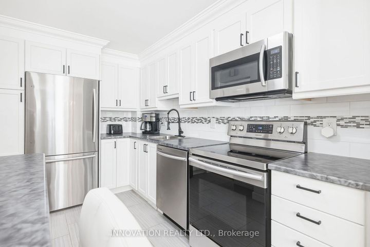 Photo 9 at C - 18 Benlea Drive, Nepean (Tanglewood), Ottawa