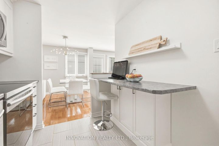 Photo 12 at C - 18 Benlea Drive, Nepean (Tanglewood), Ottawa