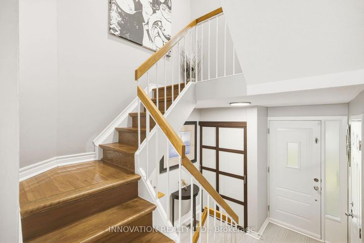 Photo 13 at C - 18 Benlea Drive, Nepean (Tanglewood), Ottawa