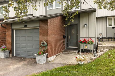 Photo 3 at C - 18 Benlea Drive, Nepean (Tanglewood), Ottawa