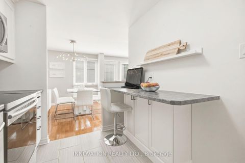 Photo 12 at C - 18 Benlea Drive, Nepean (Tanglewood), Ottawa