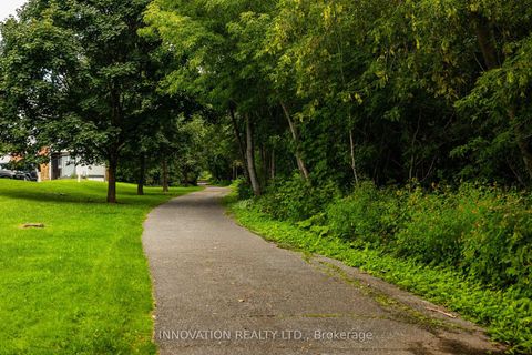 Photo 30 at C - 18 Benlea Drive, Nepean (Tanglewood), Ottawa