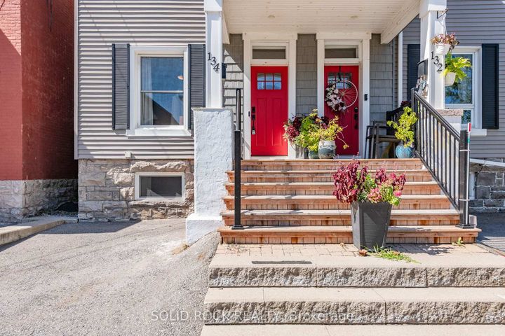 Photo 2 at 134 Concord Street S, Ottawa East, Ottawa
