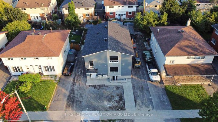 Photo 2 at 972 Dynes Road, Nepean (Carleton Square), Ottawa